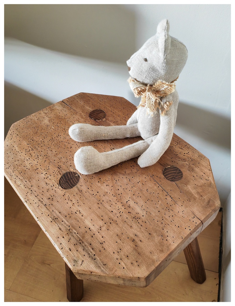 Tabouret tripode 