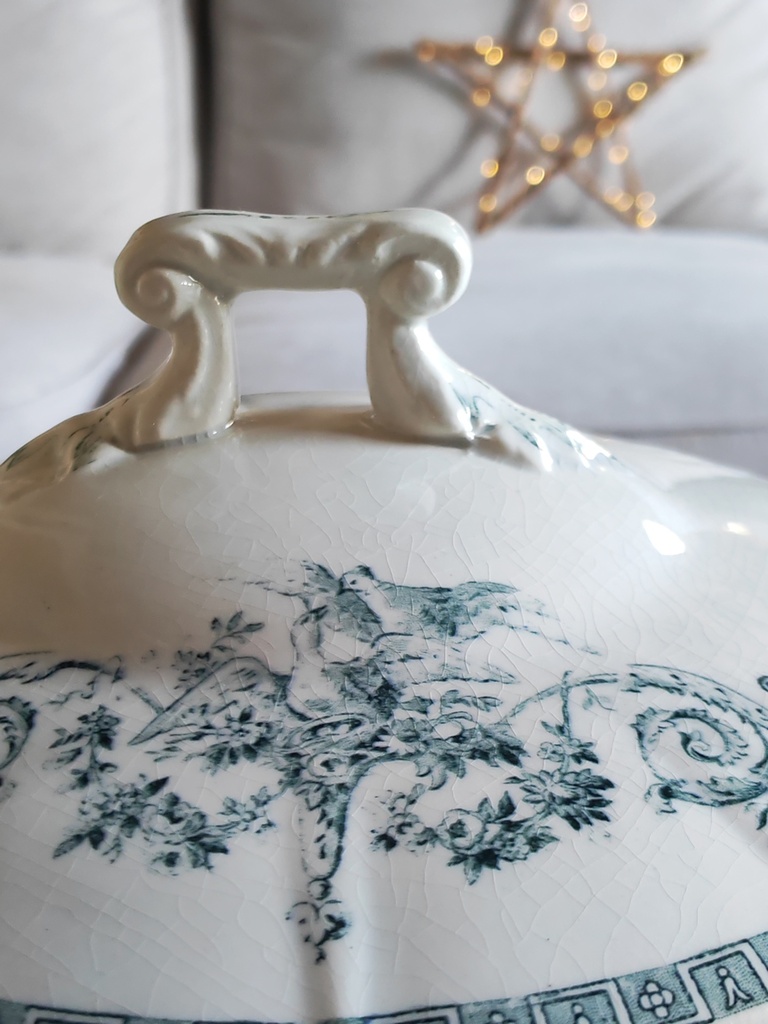 Soupière Terre de Fer modèle Gien Marie-Antoinette 