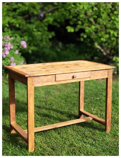 Petite table de ferme
