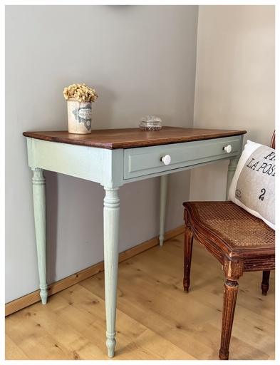 Table avec tiroir
